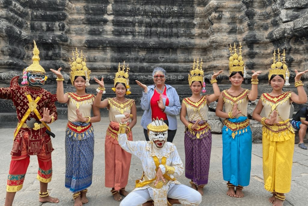 traditional Custome Cambodia- interesting facts about Cambodia